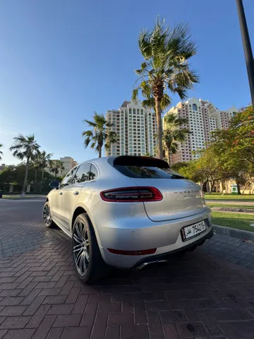 Porsche Macan 3.6L Turbo w/ Performance Package 2015