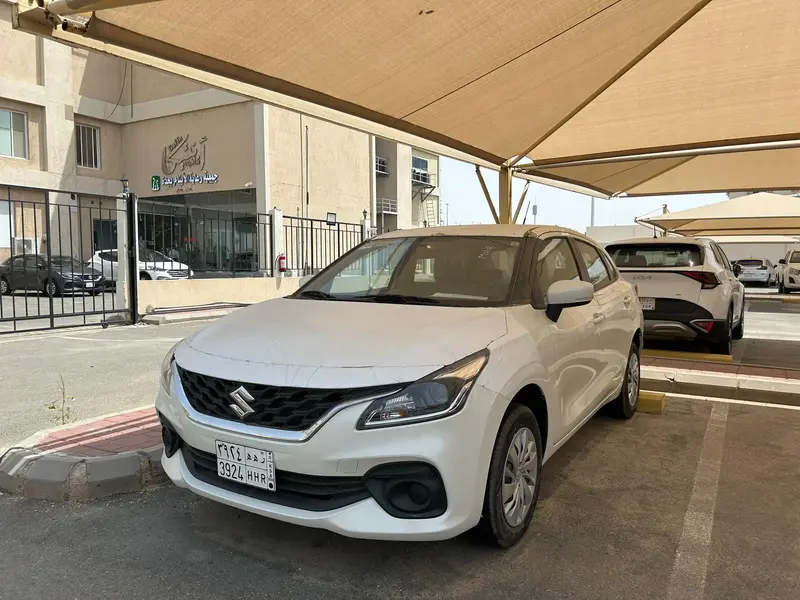 Discover undefined undefined Exterior Interior Images.Find all aspects and details of cars.
