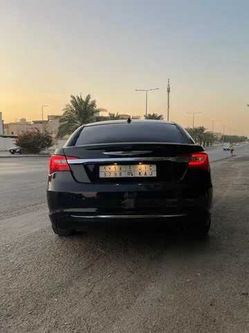 استكشف undefined undefined الصور الخارجية والداخلية. اكتشف جميع جوانب وتفاصيل السيارات.