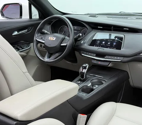 Cadillac XT4 2.0T Luxury FWD 2022