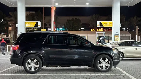 Discover undefined undefined Exterior Interior Images.Find all aspects and details of cars.