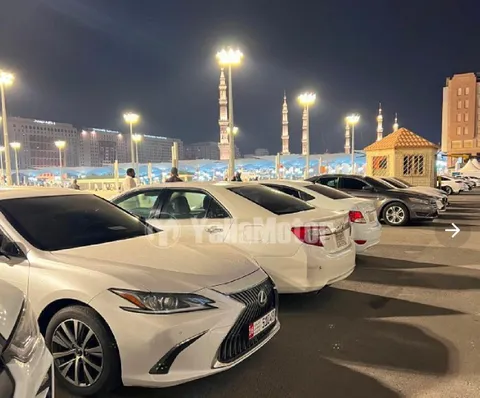 Lexus ES 350  4 door 3.5L 2019