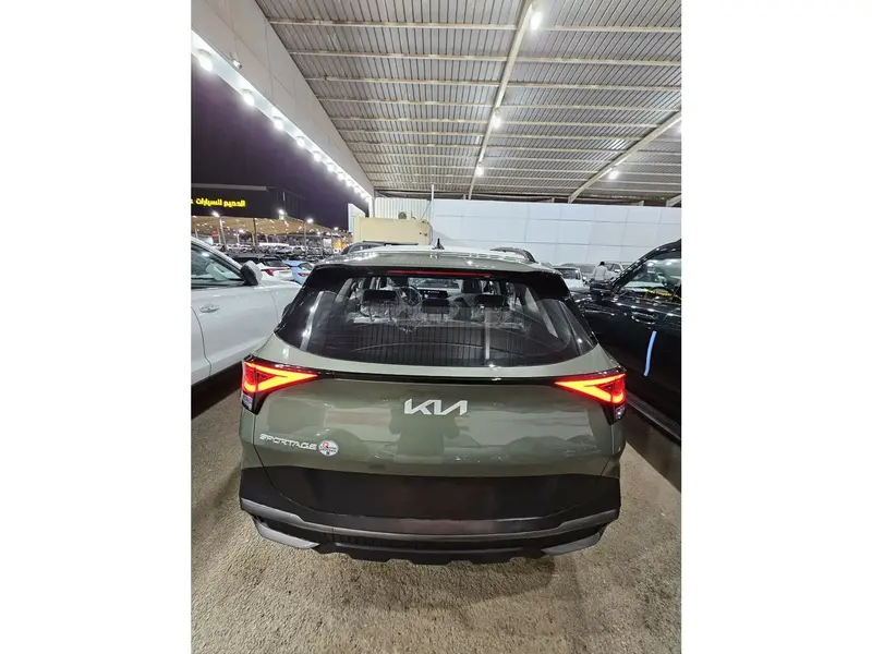 Discover undefined undefined Exterior Interior Images.Find all aspects and details of cars.