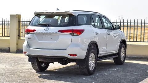 Discover undefined undefined Exterior Interior Images.Find all aspects and details of cars.