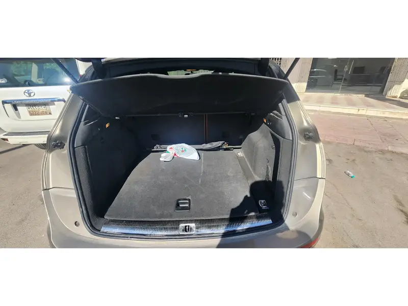 Discover undefined undefined Exterior Interior Images.Find all aspects and details of cars.