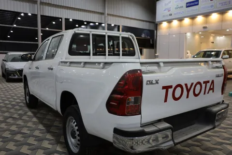 New Toyota Hilux 2.4L Double Cab 4x4 2024