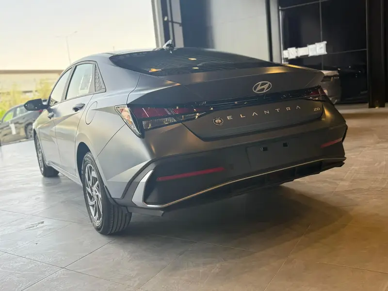 Hyundai Elantra 2025