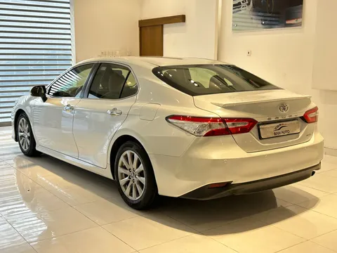 Toyota Camry 2.5L GLE (178 HP) 2020