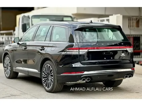 Discover undefined undefined Exterior Interior Images.Find all aspects and details of cars.