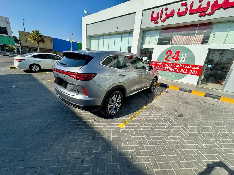 Discover undefined undefined Exterior Interior Images.Find all aspects and details of cars.