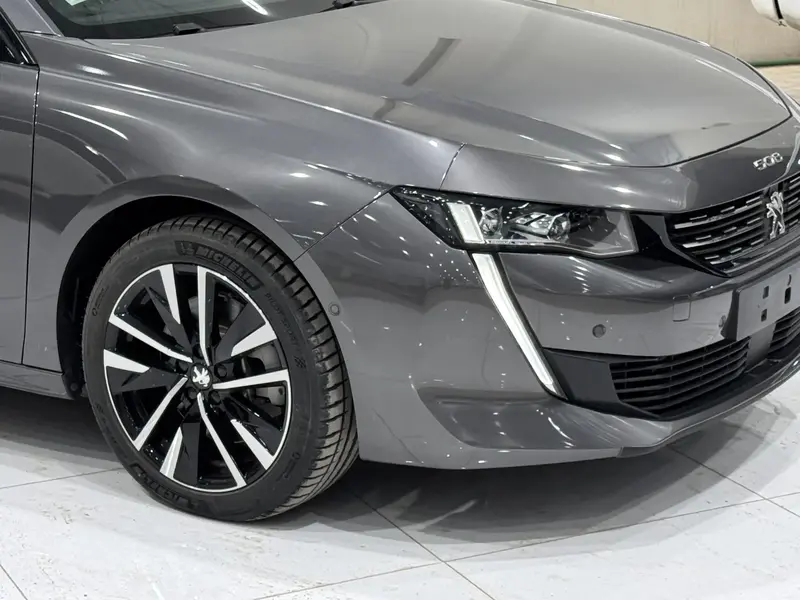 Discover undefined undefined Exterior Interior Images.Find all aspects and details of cars.