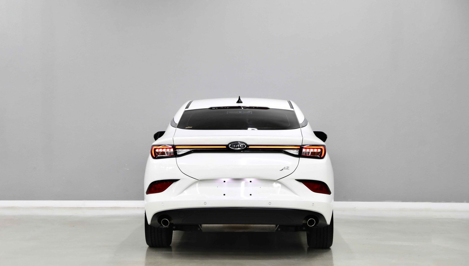 Discover undefined undefined Exterior Interior Images.Find all aspects and details of cars.