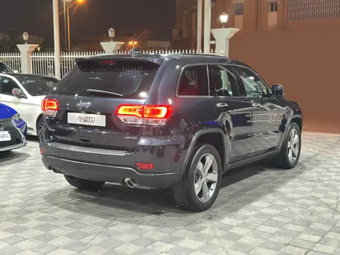 جيب شيروكي 2014
