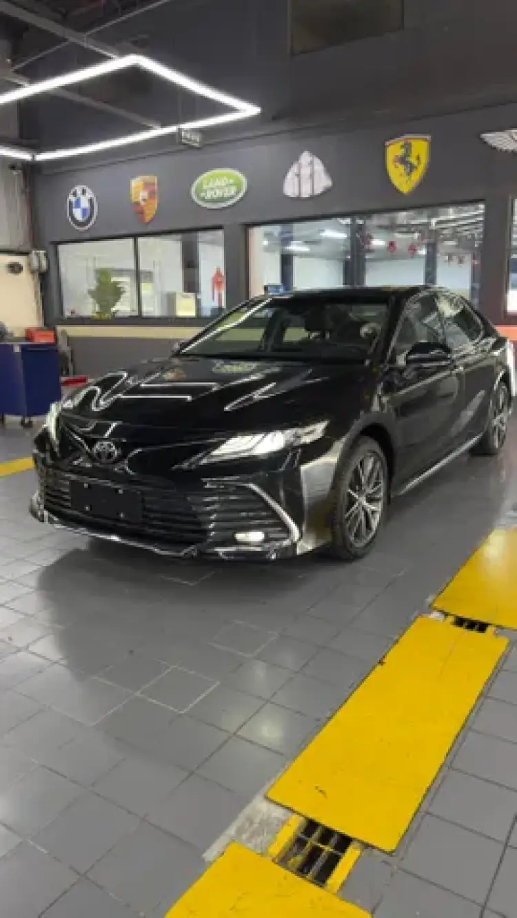 toyota toyota-camry image New Toyota Camry 2.5L GLE 178 HP w/ Sunroof 2024