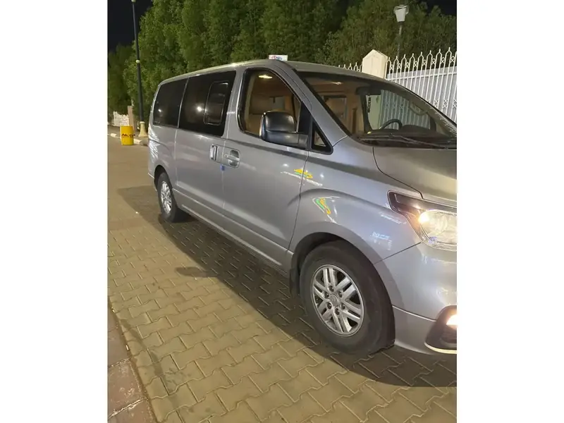 hyundai h-1 image Hyundai H1 2020