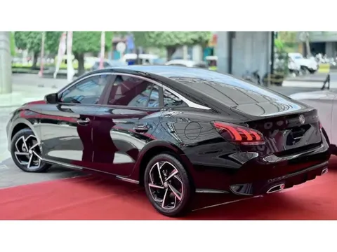 Discover undefined undefined Exterior Interior Images.Find all aspects and details of cars.