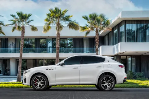 Discover undefined undefined Exterior Interior Images.Find all aspects and details of cars.