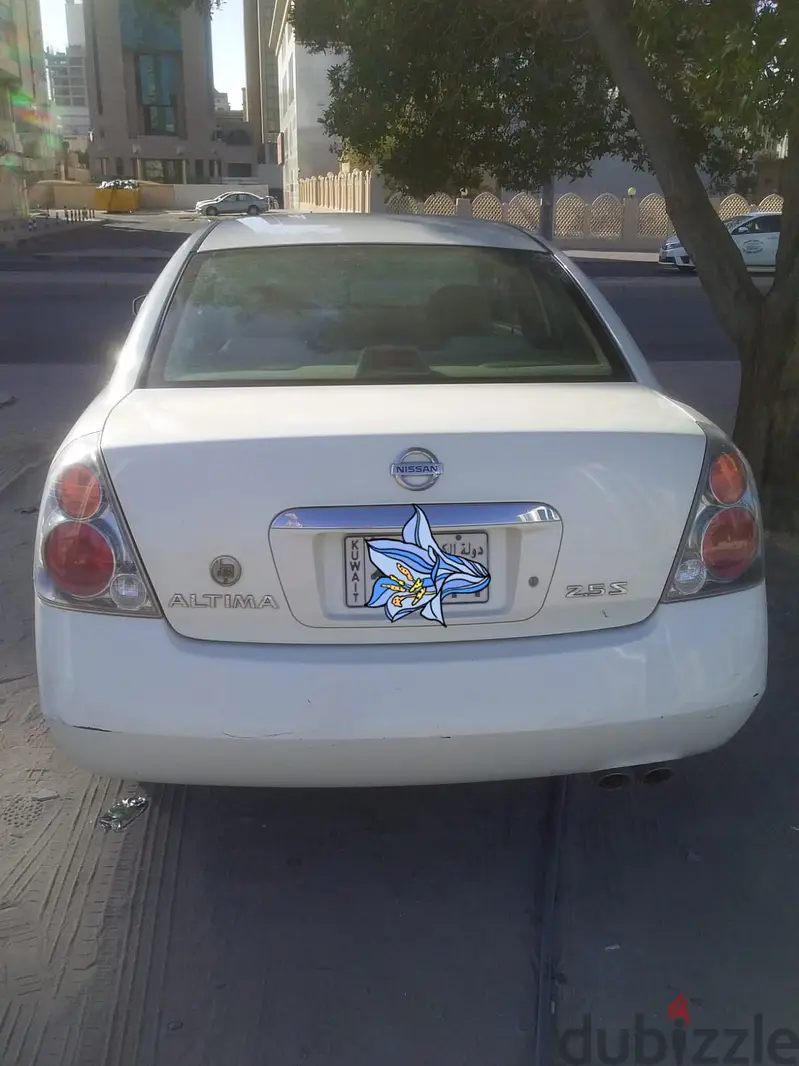 نيسان ألتيما 2005