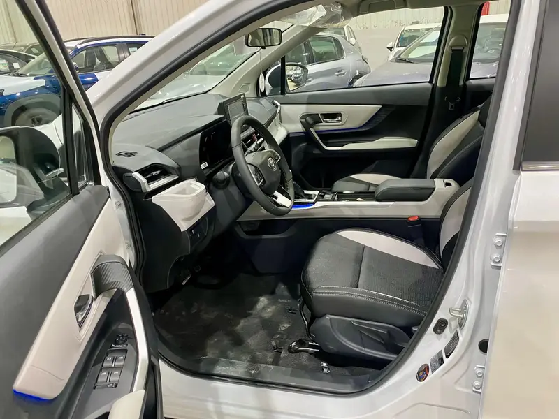 Toyota VELOZ 2025