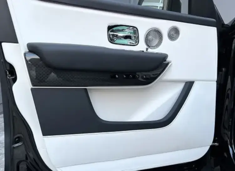 rolls-royce cullinan image New Rolls Royce Cullinan 6.75L Twin-Turbo 563 HP 2025