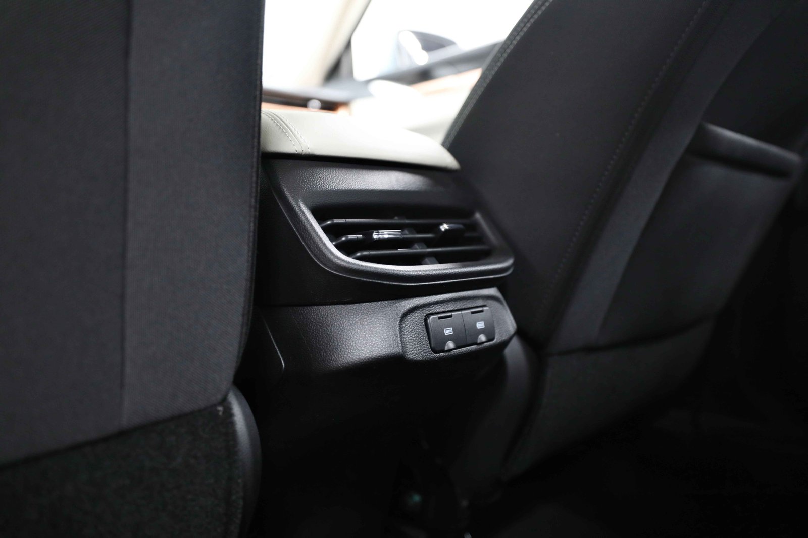 Discover undefined undefined Exterior Interior Images.Find all aspects and details of cars.