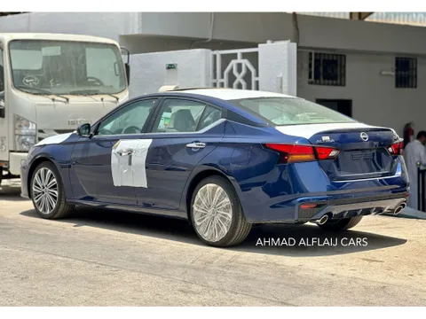 Discover undefined undefined Exterior Interior Images.Find all aspects and details of cars.