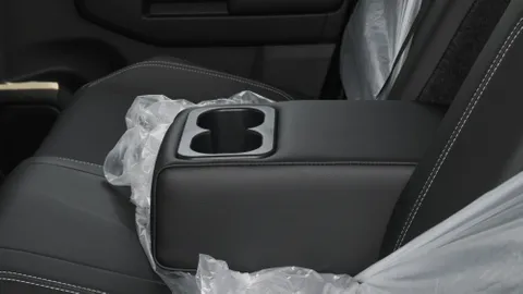 Discover undefined undefined Exterior Interior Images.Find all aspects and details of cars.