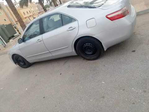 استكشف undefined undefined الصور الخارجية والداخلية. اكتشف جميع جوانب وتفاصيل السيارات.