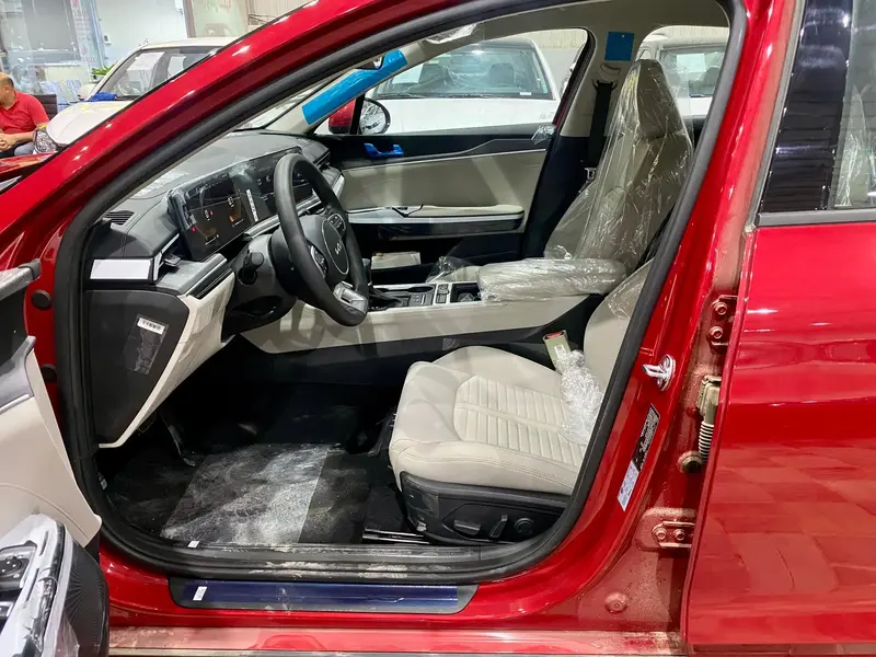 Discover undefined undefined Exterior Interior Images.Find all aspects and details of cars.