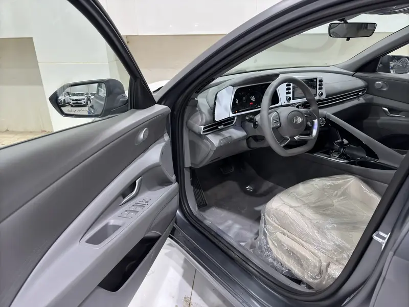 Hyundai Elantra 2025