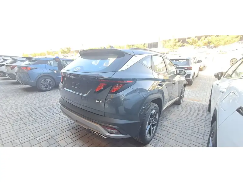 Discover undefined undefined Exterior Interior Images.Find all aspects and details of cars.