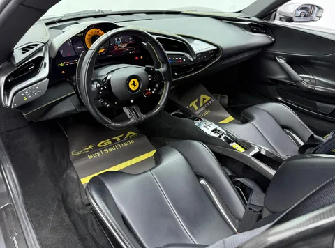 Ferrari SF90 Stradale 4.0T V8 Plug-in-Hybrid 2021