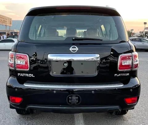 Nissan Patrol 5.6L SE Platinum 2014