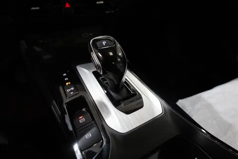 Discover undefined undefined Exterior Interior Images.Find all aspects and details of cars.
