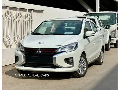 Discover undefined undefined Exterior Interior Images.Find all aspects and details of cars.
