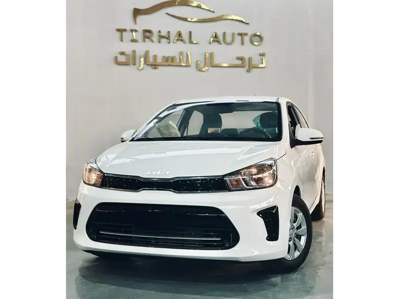استكشف undefined undefined الصور الخارجية والداخلية. اكتشف جميع جوانب وتفاصيل السيارات.