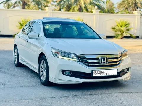 Discover undefined undefined Exterior Interior Images.Find all aspects and details of cars.
