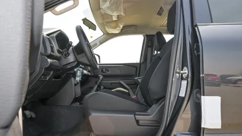 Discover undefined undefined Exterior Interior Images.Find all aspects and details of cars.