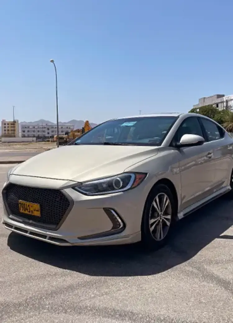 hyundai hyundai-elantra image Hyundai Elantra 2.0L Top 2017