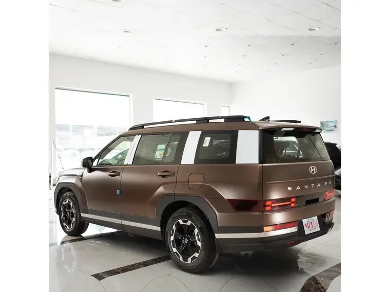 Discover undefined undefined Exterior Interior Images.Find all aspects and details of cars.