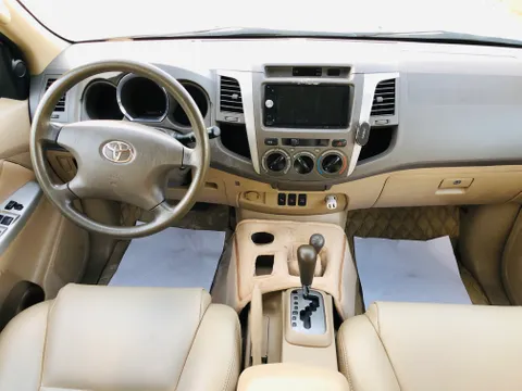 Discover undefined undefined Exterior Interior Images.Find all aspects and details of cars.