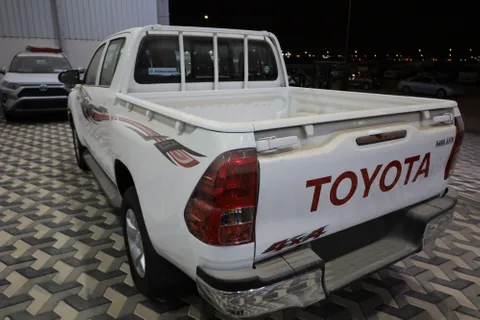 New Toyota Hilux 2.4L Double Cab 4x4 2023