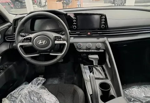 Discover undefined undefined Exterior Interior Images.Find all aspects and details of cars.