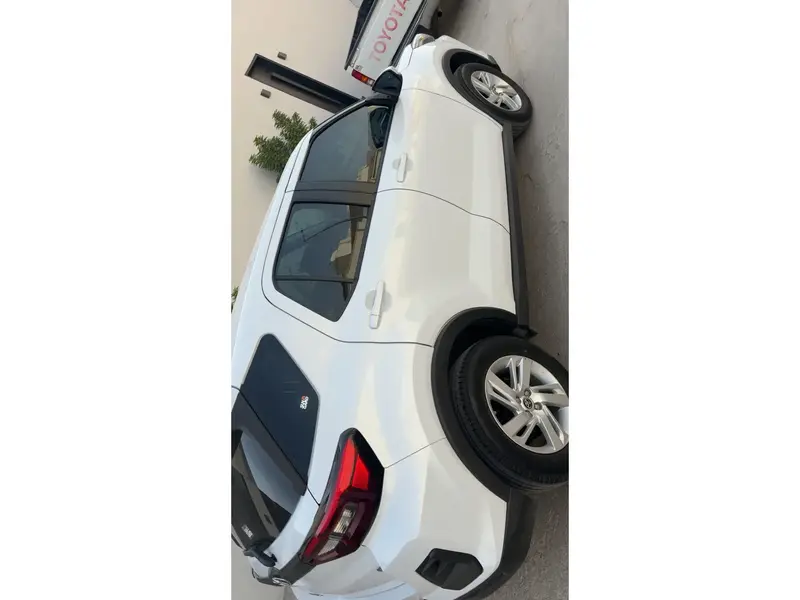 Discover undefined undefined Exterior Interior Images.Find all aspects and details of cars.