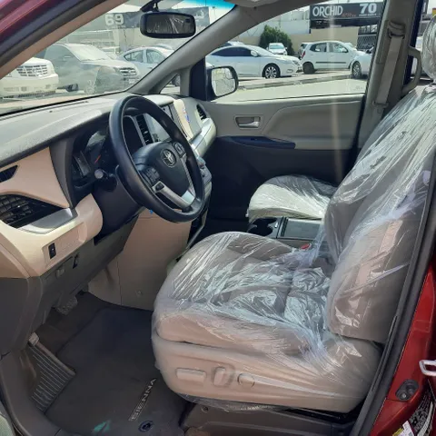 Toyota Sienna 2016