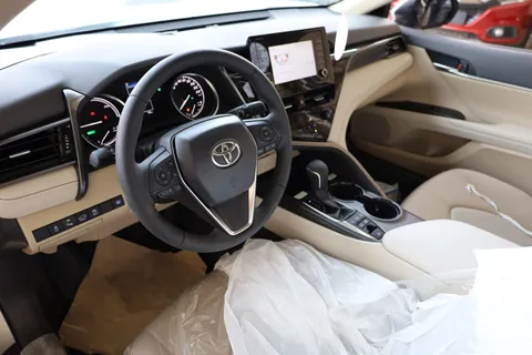 New Toyota Camry 2.5L GLE Hybrid 212 HP 2023
