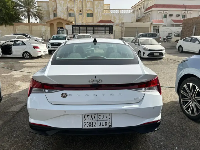 Hyundai Elantra 2023