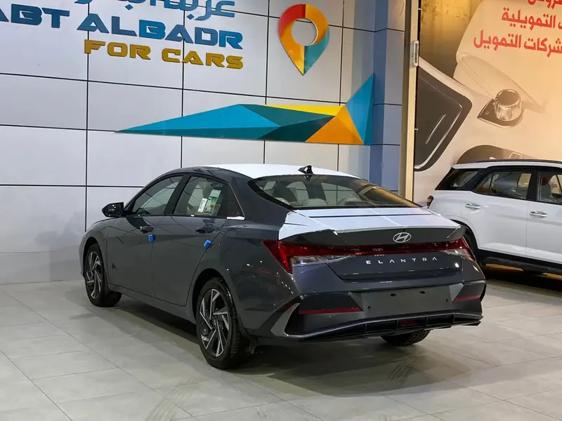 Hyundai Elantra 2025