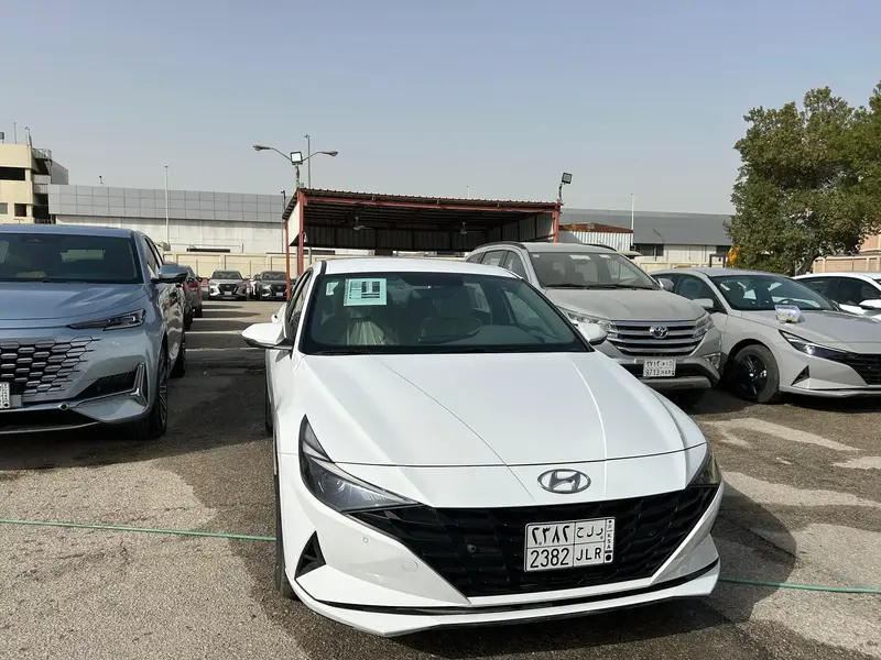 Hyundai Elantra 2023