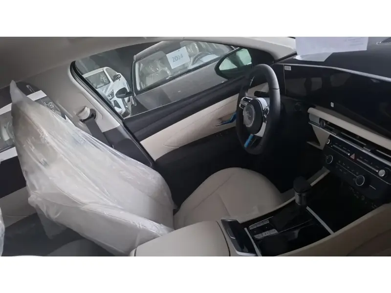 Discover undefined undefined Exterior Interior Images.Find all aspects and details of cars.
